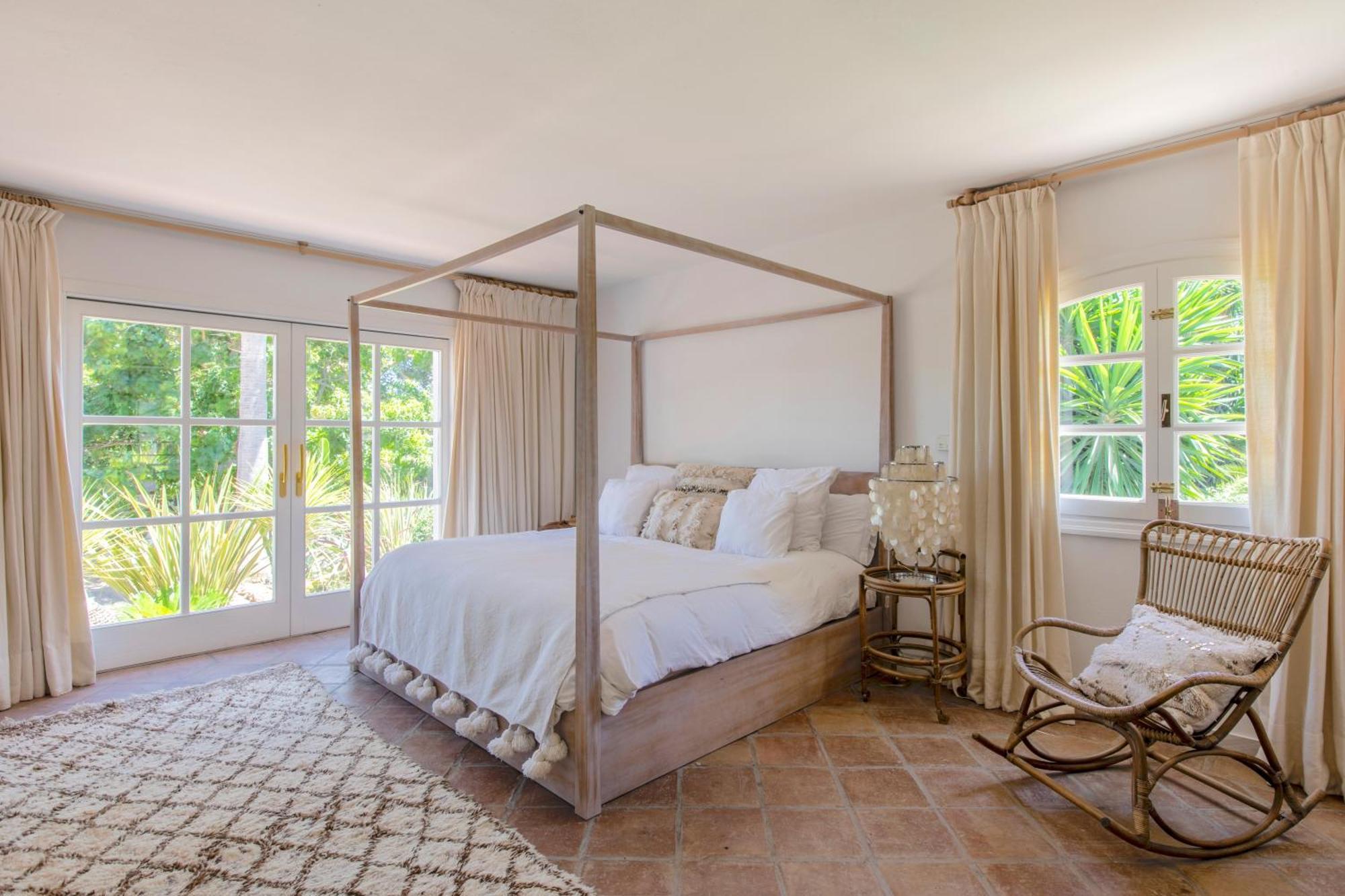 Smb10 Stunning Luxury On A Private Domaine Near Padierna Golf Club