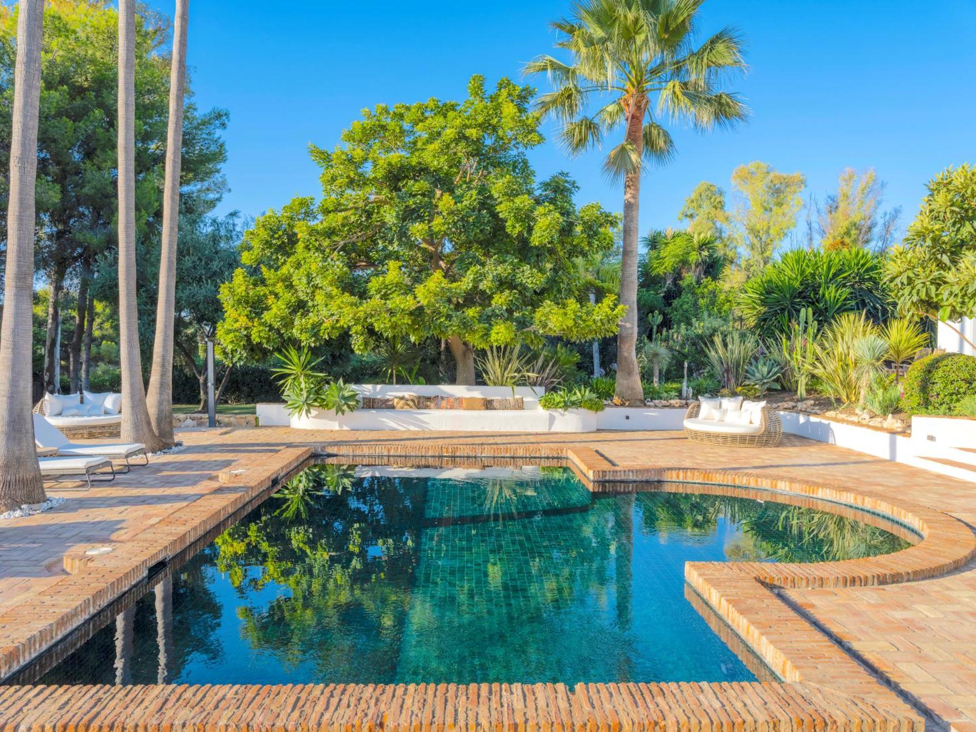 Smb10 Stunning Luxury On A Private Domaine Near Padierna Golf Club