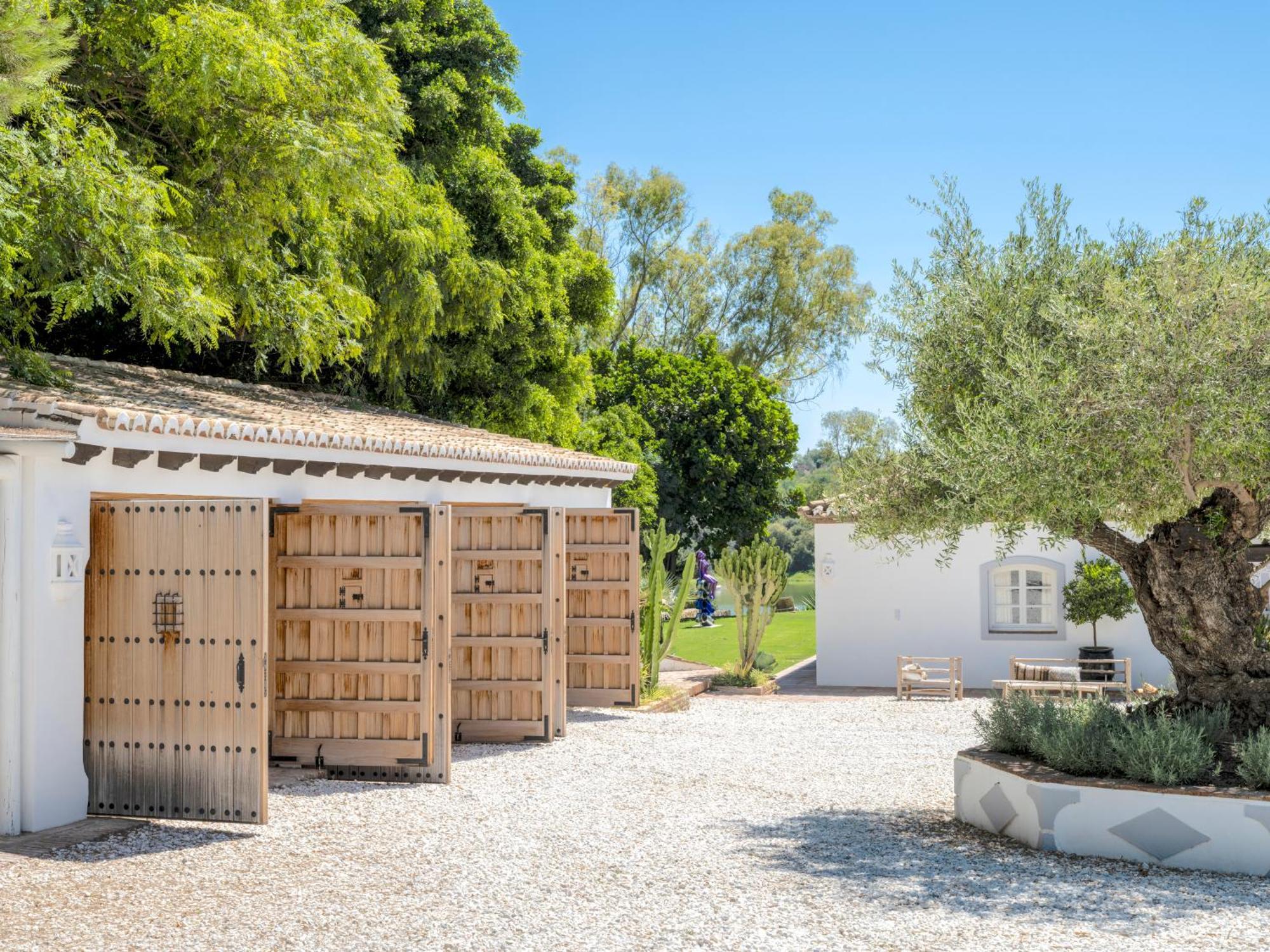 Villa Smb10 Stunning Luxury On A Private Domaine Near Padierna Golf Club *