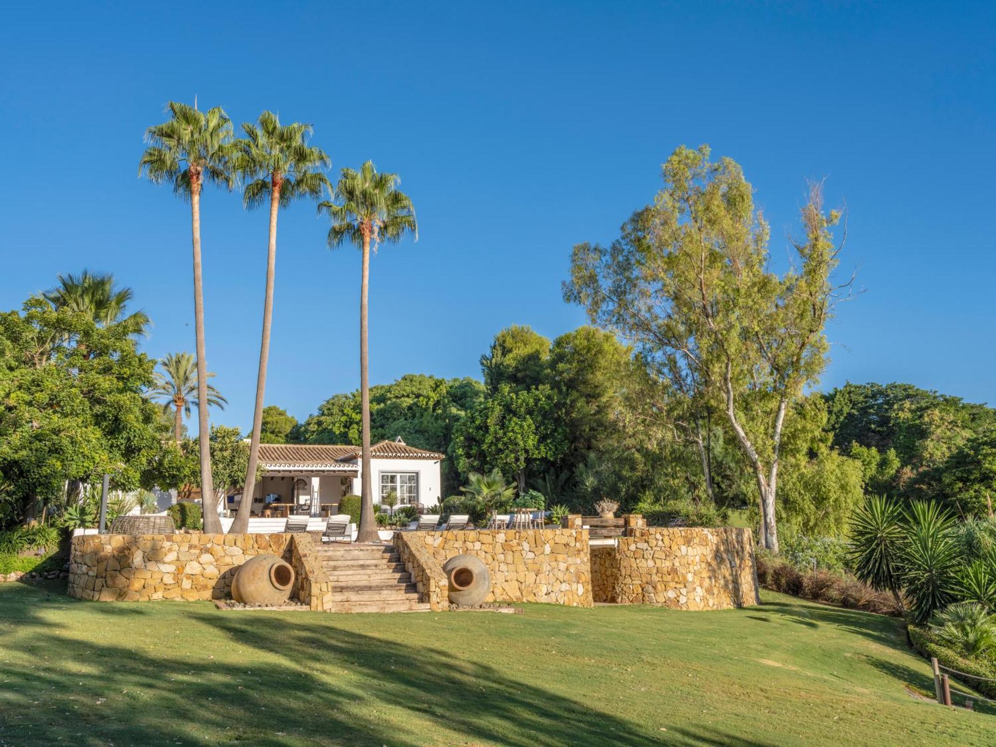 Smb10 Stunning Luxury On A Private Domaine Near Padierna Golf Club
